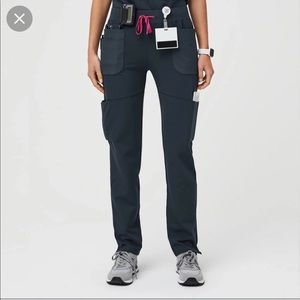 FIGS DARK HARBOR LIMITED MUNDRI STYLE SCRUB BOTTOMS IN XL